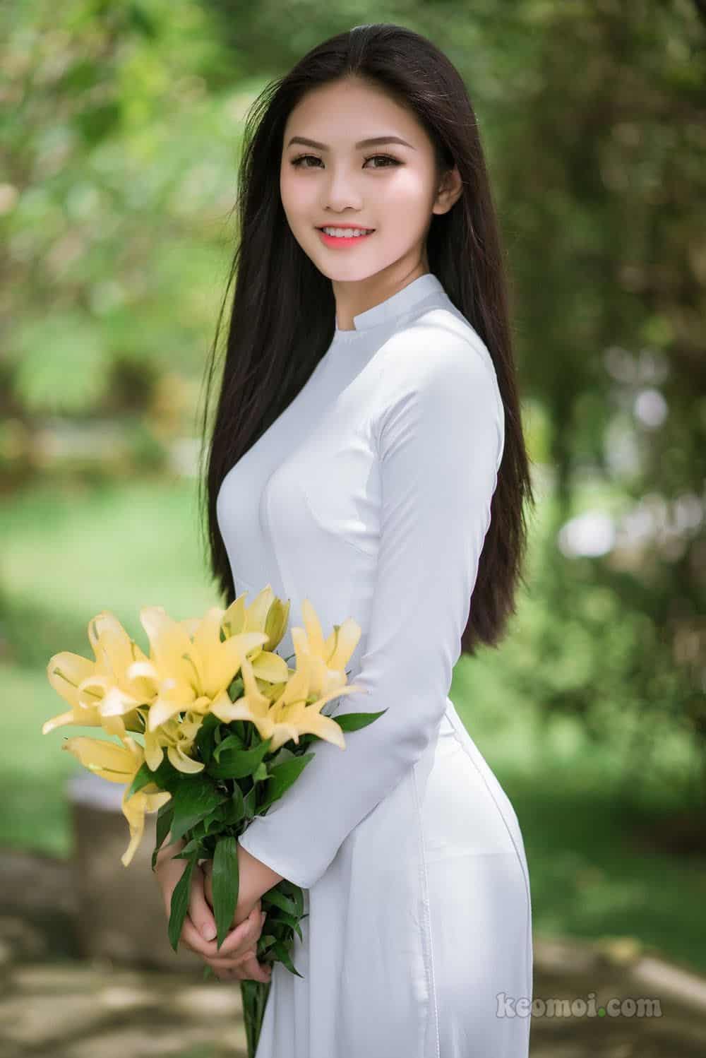 # 14 Hình Nữ Sinh Việt Nam dễ thương trong áo dài trắng 
